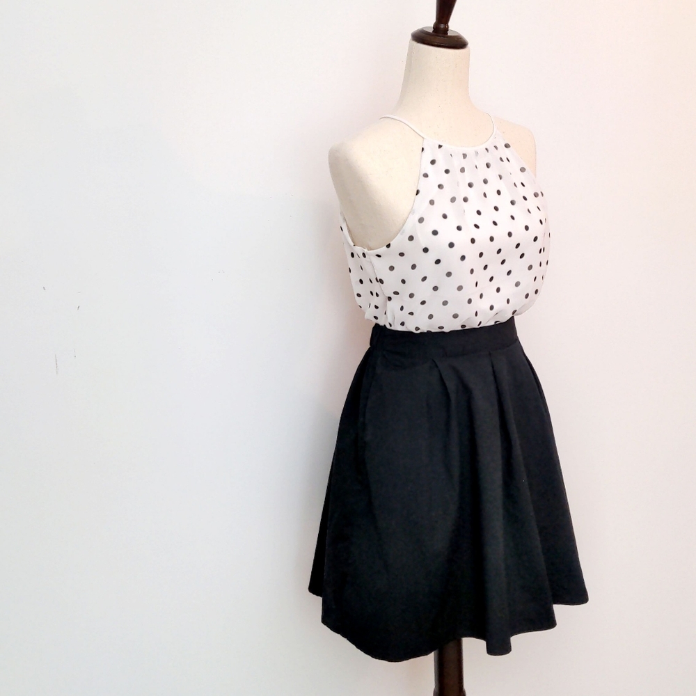 Black High-waisted Pleated Skirt, Pockets XS S M